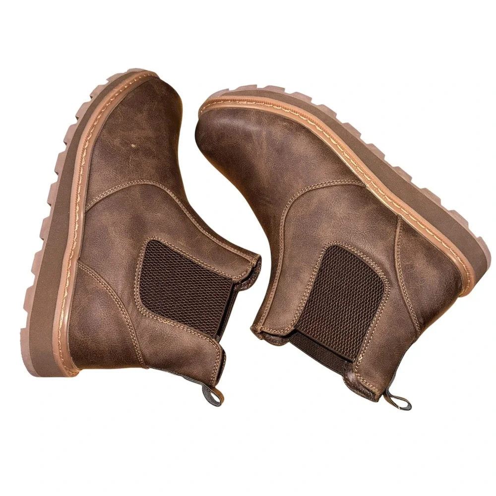 NEW Deer Stags Jameson Chelsea Boots Mens 8M Brown Pull On Lug Sole Ankle Boots